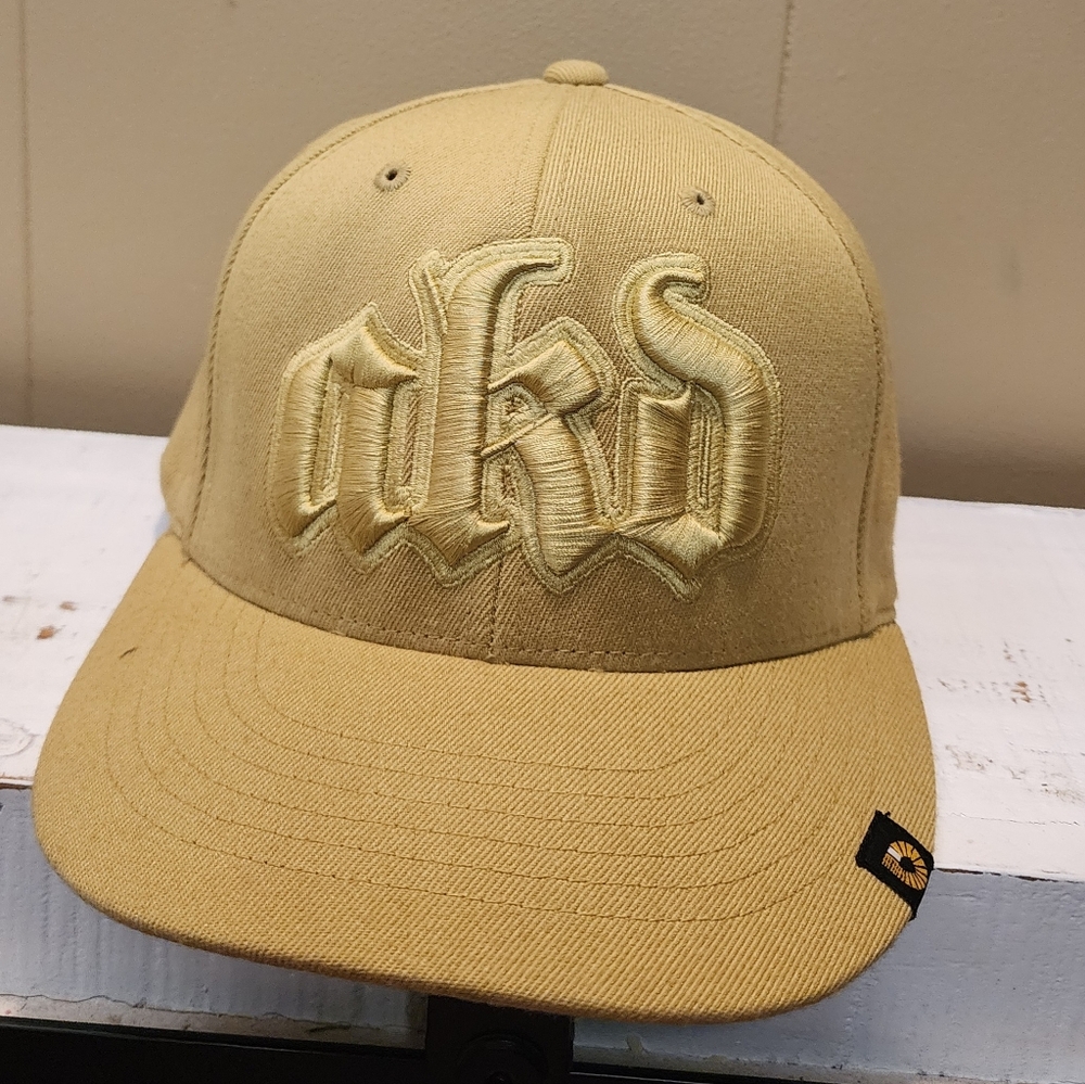 New (akd) Akademiks Fitted Tan Cap